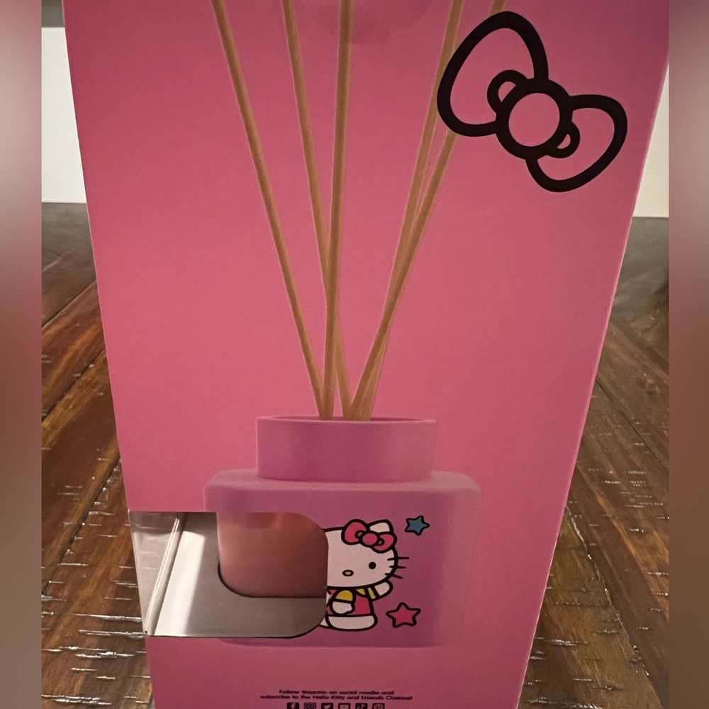 Hello Kitty Ceramic Reed Diffuser - Picture 4 of 5